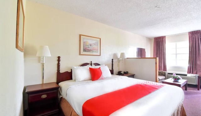 Inviting King Room with Private Bathroom for a Comfortable Stay