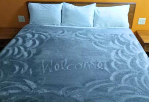 King Bed Hotel Studio 202