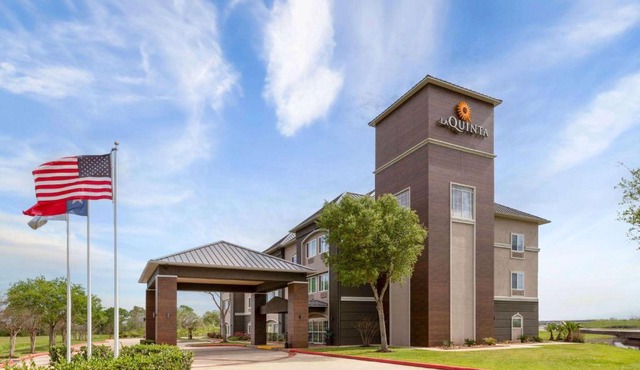 La Quinta by Wyndham Angleton