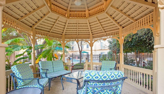 La Quinta Inn & Suites by Wyndham Houston Galleria Area