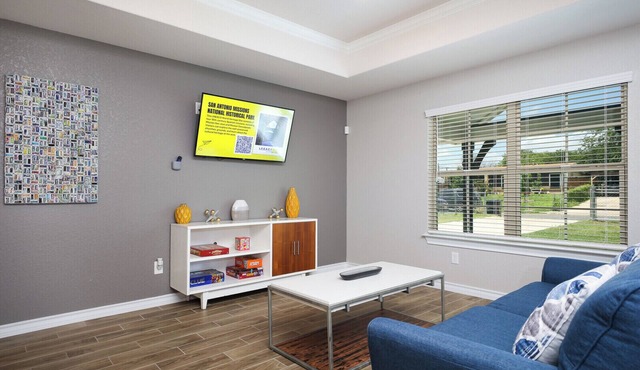 Lackland AFB 3BR Heated Furnished WiFi W/D Fast Wi-Fi Washer/Dryer
