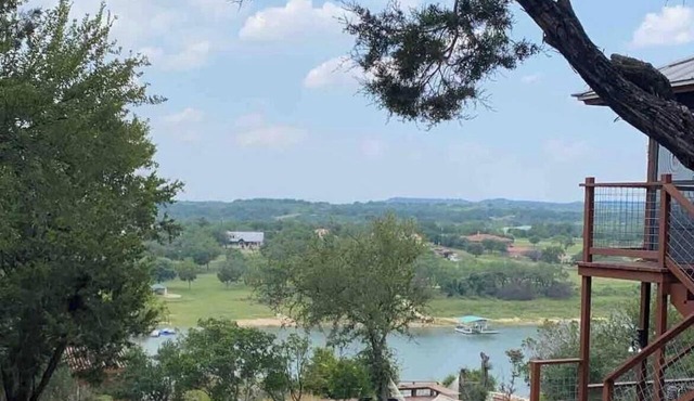 Lake Travis Dock, Hot Tub and Firepit