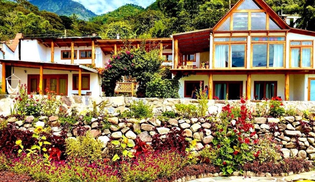 Lakefront Couples Retreat: Serene Elegance