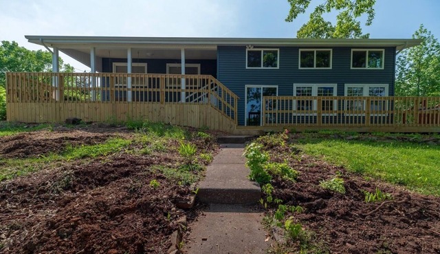 Lakefront property with boat dock and boat rental available, Kayaks included