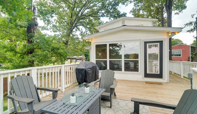 'lakeside Haven' w/Deck & Views in Jefferson!