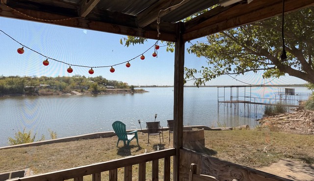 Lakeside Hideaway 5-Min to Shackleford AI Site!
