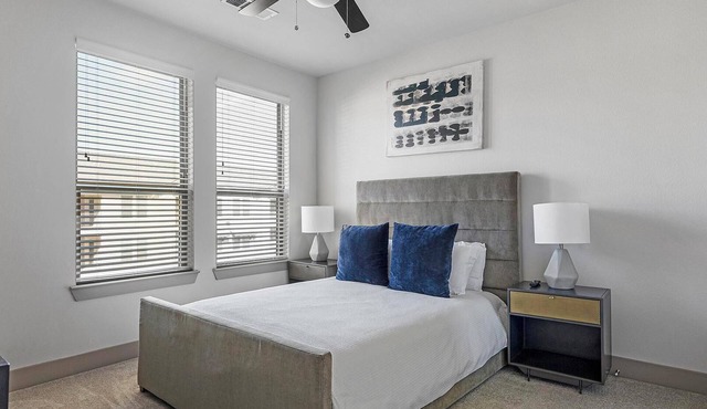 Landing | Beautiful 1BD, Courtyard, Gym