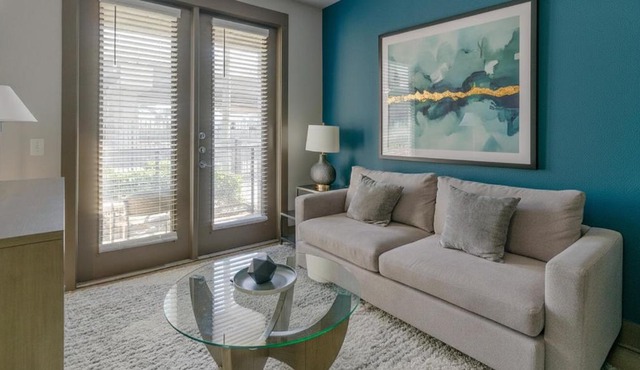 Landing Beautiful 1BD Gym