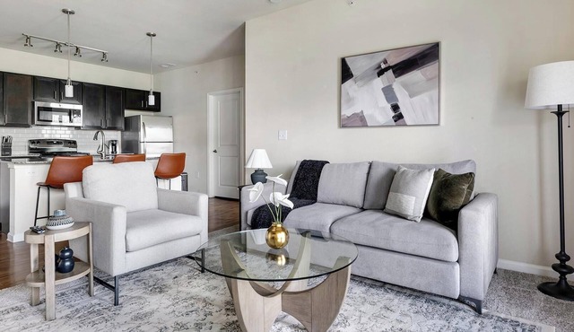 Landing | Beautiful 2BD, Courtyard, Clubhouse