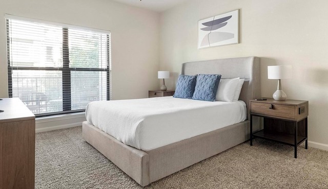 Landing | Chic 1BD, Courtyard, Clubhouse