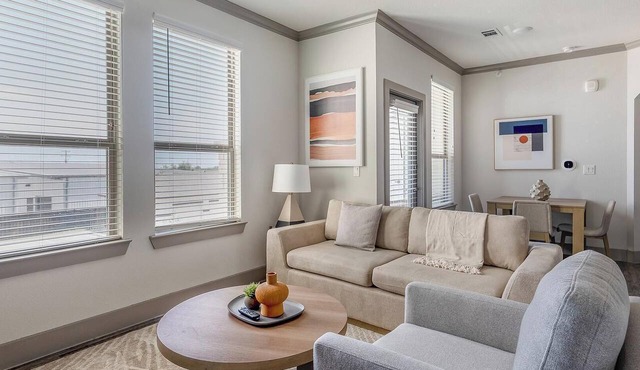 Landing | Chic 1BD, Gym, Courtyard