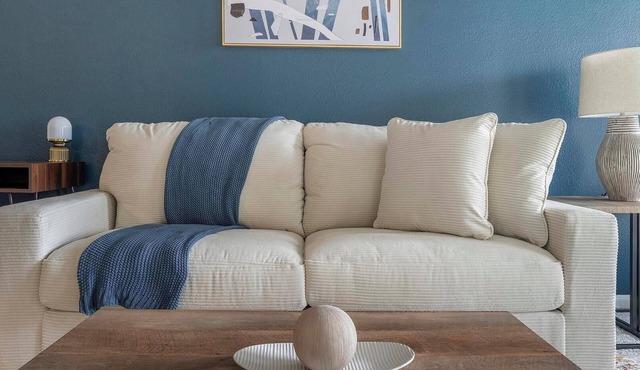 Landing | Chic 2BD, Pool, Gym