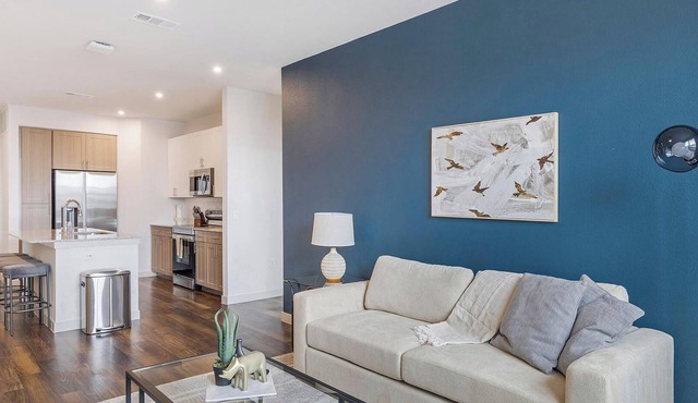 Landing | Incredible 2BD, Gym, Clubhouse