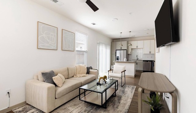 Landing | Modern 1BD, Gym, Pool