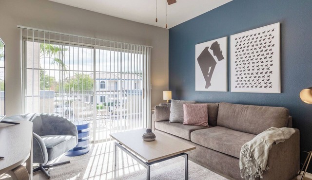 Landing | Modern 1BD, Gym, Pool
