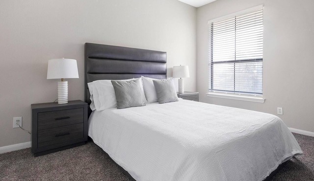 Landing | Modern 1BD, Pool, Gym