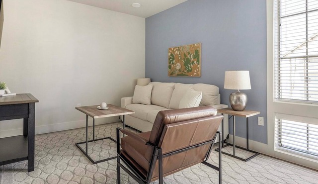 Landing | Modern 1BD, Gym, Clubhouse