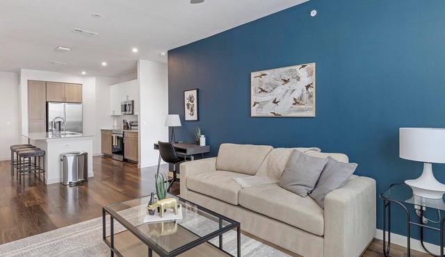 Landing | Modern 2BD, Pool, Gym