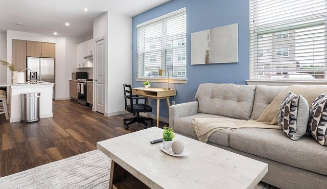 Landing | Spectacular 1BD, Clubhouse, Pool