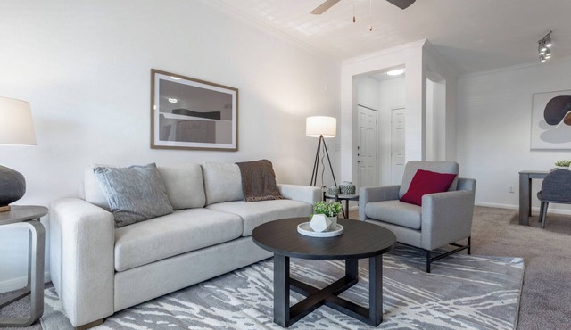 Landing | Spectacular 1BD, Gym, Pool
