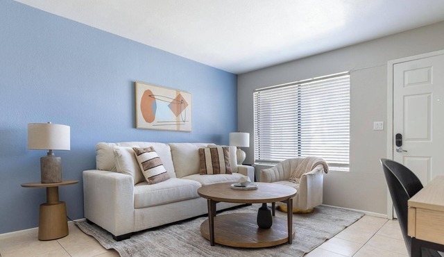 Landing | Spectacular 1BD in Maryvale Village