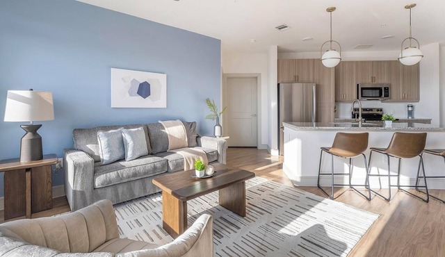 Landing | Spectacular 2BD, Pool, Gym