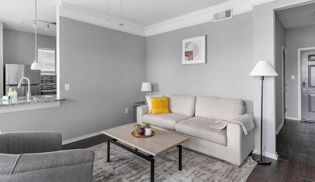 Landing | Spectacular 2BD, Pool, Clubhouse