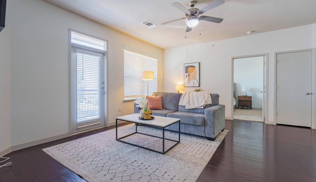 Landing | Spectacular 2BD, Yoga Studio, Pool