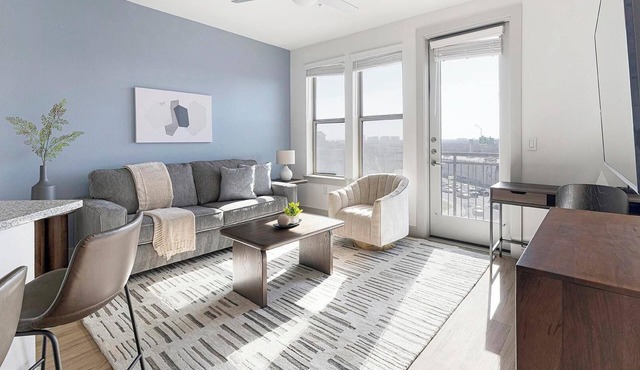 Landing | Stunning 2BD, Pool, Clubhouse
