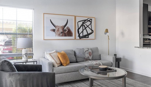 Landing | Stylish 1BD, Courtyard, Gym