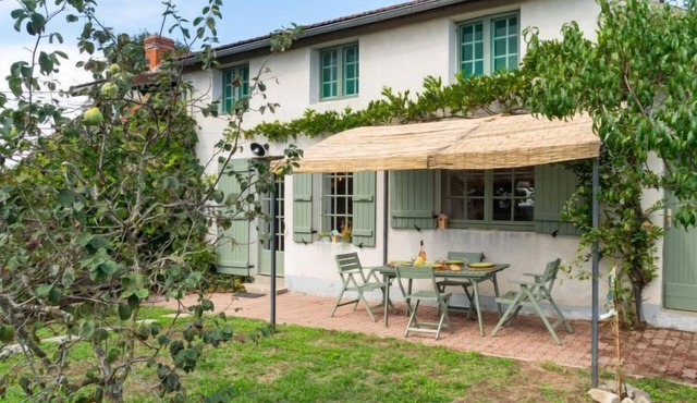 Le Glaude by Interhome in Chiddes