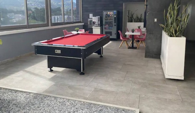 Loft en Cayala Billar+silla de Masajes+wifi!