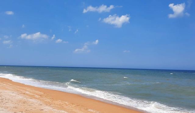 Long term Travelers: spacious 2 BR beach condo in Ormond Beach