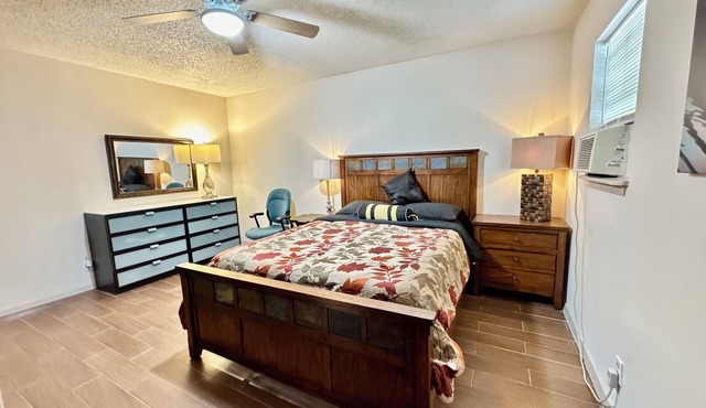 Lovely 2 BR &1 BA in downtown king William riverwalk convenient area