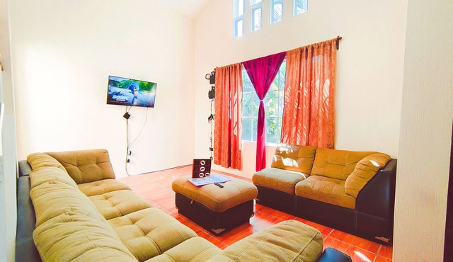 Lovely 3-bedroom house in Esquipulas with AC, WiFi. Enjoy your stay