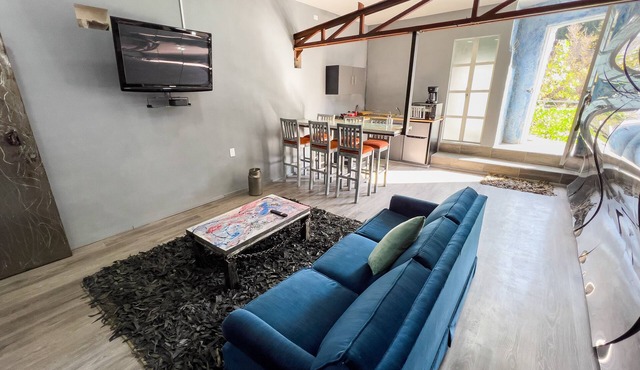 Lovely Loft 10 min from downtown - Free Parking