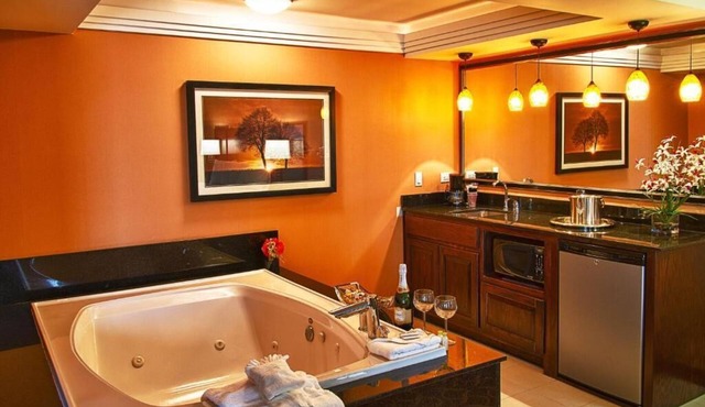 Lux Hotel and Spa