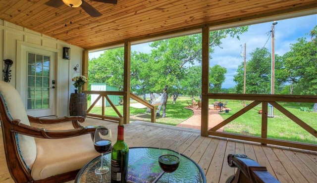 Luxurious Cottage on 3-acre's in Fred Wine Country