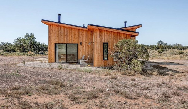 Luxurious Desert Casita with River Rock Shower near Grand Canyon, Arizona