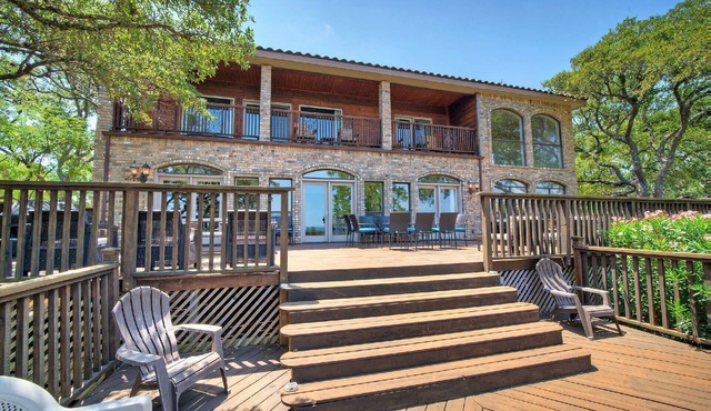Luxurious Lakefront Estate: Spectacular Views and 600-ft Private Jetty & Boat Ramp