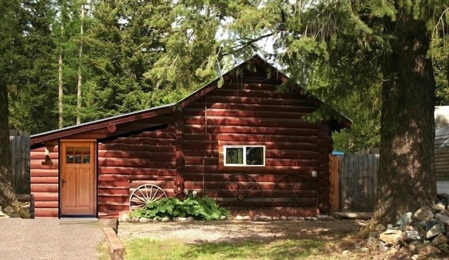 Luxurious Rustic Log Cabin