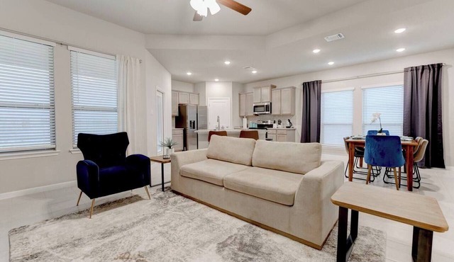 Luxurious Spacious Retreat in Temple
