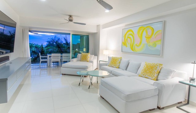 Luxury beachfront condo in Porto Fino, bonus studio, private beach, pool.