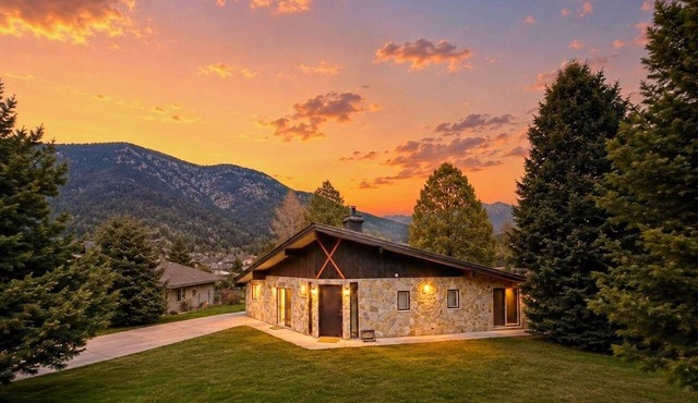 Luxury Big Sky Golf Course Retreat with Hot Tub