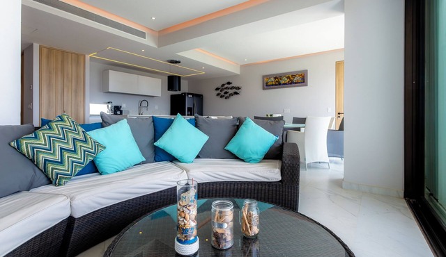 Luxury condo in Acapulco Diamante