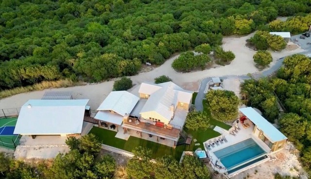 Luxury North Texas Retreat-PARTIAL Rental for 16-Pool/Spa/Sports Courts/Views