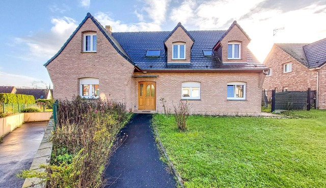 Make yourself comfortable with your loved ones in this inviting vacation home! in Marcoing