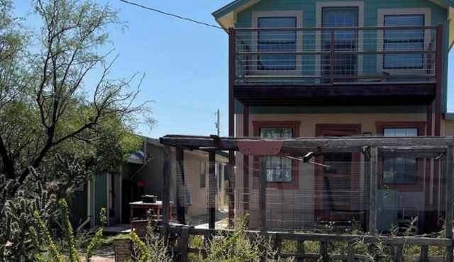 Marathon: Desert Oasis Retreat
