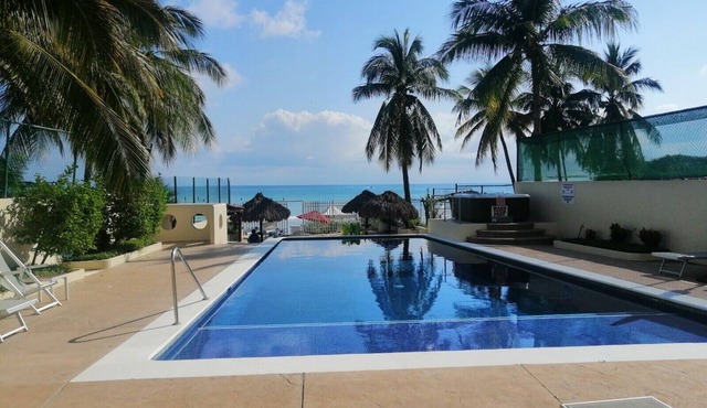 Mexican Oasis Awaits, 10% off Oceanside Condo Steps to Surf Breaks & Dining