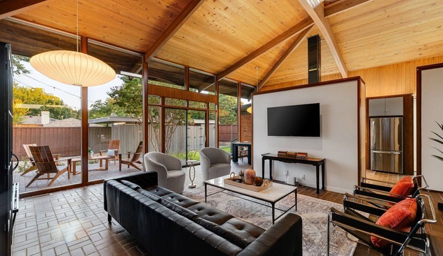 Mid-Century Oasis